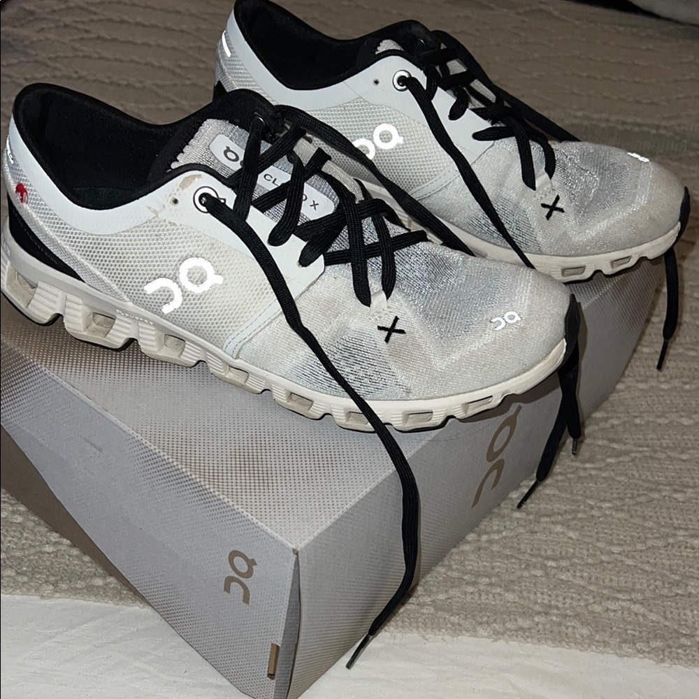On Running Cloud X 3 Sneakers
